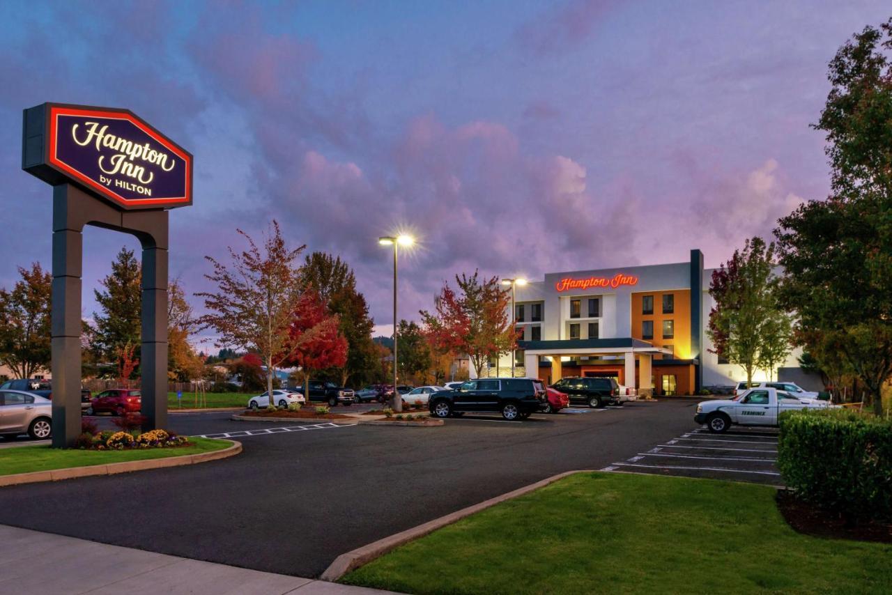 Hampton Inn Юджин Екстер'єр фото