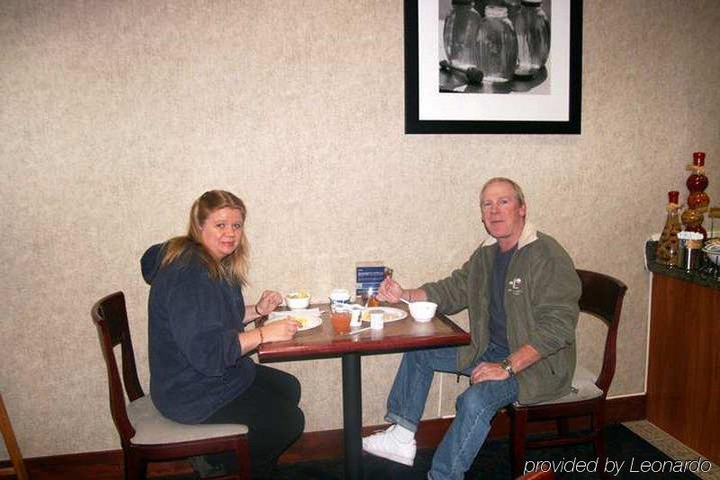 Hampton Inn Юджин Ресторан фото