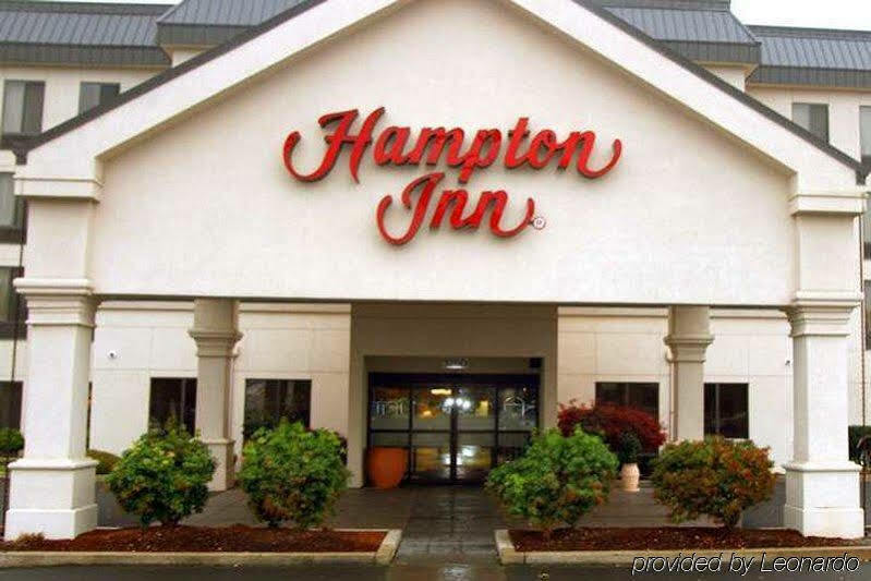 Hampton Inn Юджин Екстер'єр фото